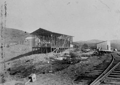 Stages in construction of Carbonisation works - Hamilton Libraries ...
