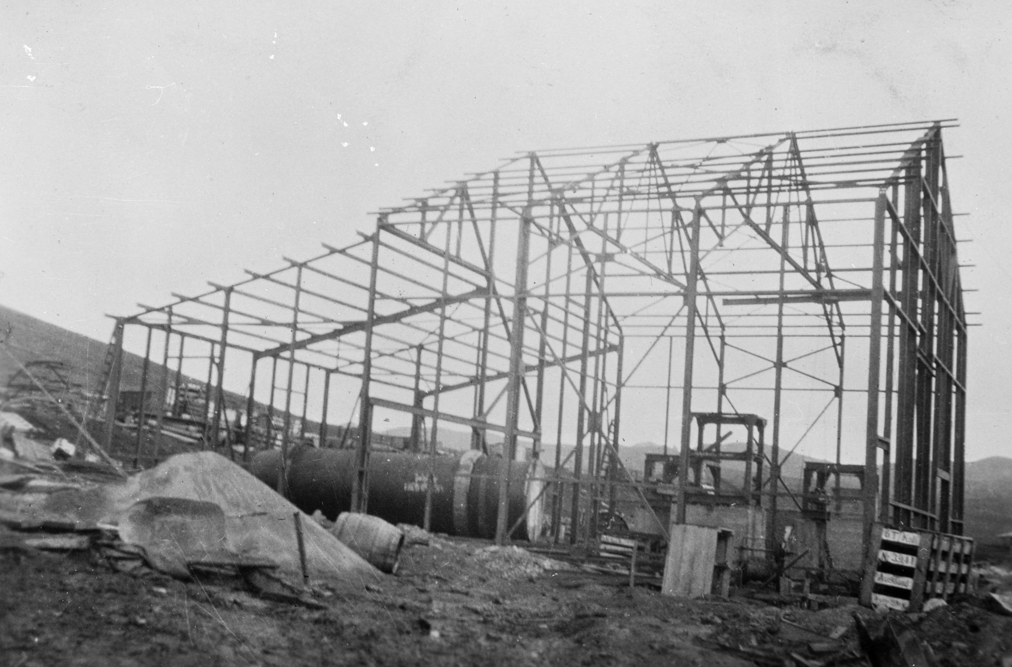 Stages in construction of Carbonisation works - Hamilton Libraries ...